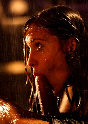 Sinfulxxx Naomi Bennet Breathtaking Kissing Actress