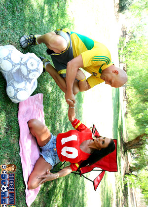 Soccermomscore Soccermomscore Model Okey Housewifes Time