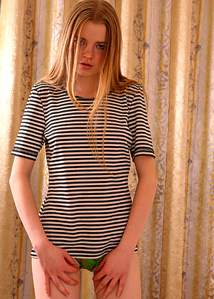 Stunning18 Avril A Plemper Cute Xxxhub