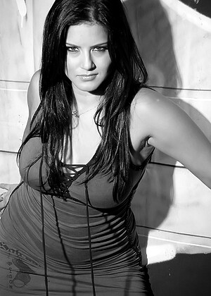 sunnyleone Sunny Leone pics