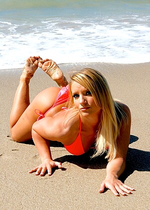 Cali Cassidy pics