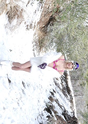 Teamskeet Emma Hix Fitness Winter Cabin Brandytalorevip