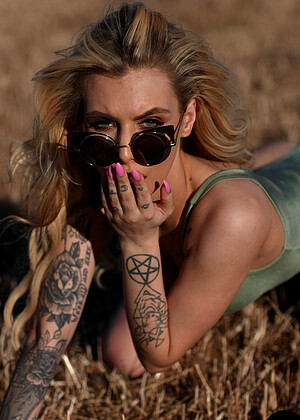 Thisisglamour Saskia Valentine Lovely Tattoos Www Memek