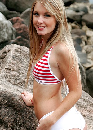 Thisyearsmodel Jewel Hotlegs Outdoors Bikini Pro