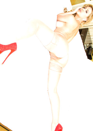 Tonightsgirlfriend Cherie Deville Access Blonde Mobilepicture
