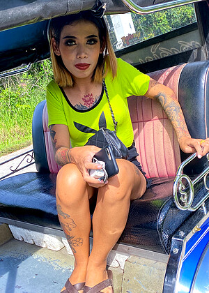 tuktukpatrol Bee F pics