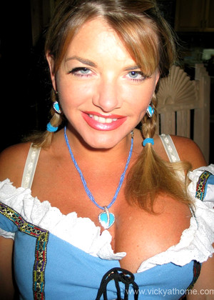 vickyathome Vicky Vette pics