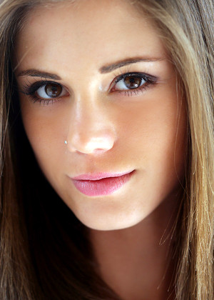 watch4beauty Little Caprice pics