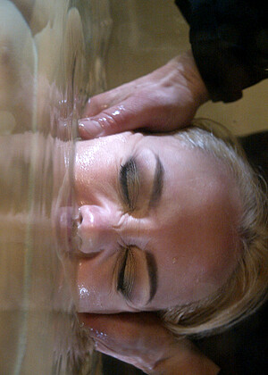 Waterbondage Annette Schwarz Buttock Wet Cross Legged