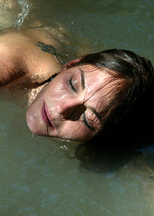 waterbondage Audrey Leigh pics