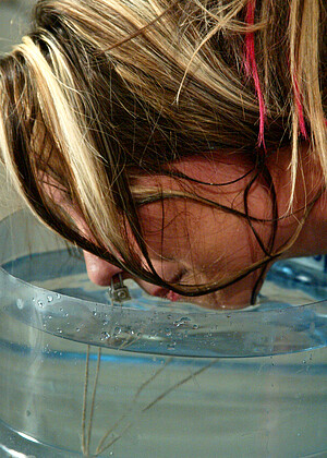 waterbondage Delilah Strong pics