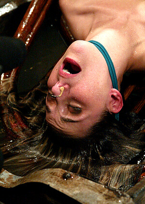 waterbondage Delilah Strong pics