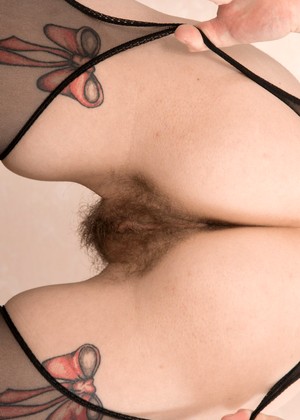 wearehairy Emanuelle pics