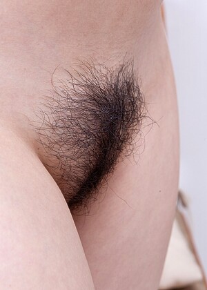 wearehairy Tais Mersedes pics