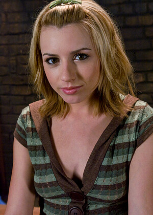 Lexi Belle pics