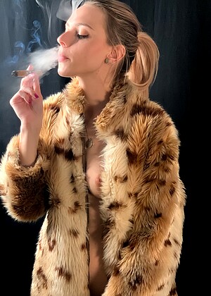 womenwhosmoke Womenwhosmoke Model pics