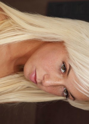 Natali Blond jpg 3